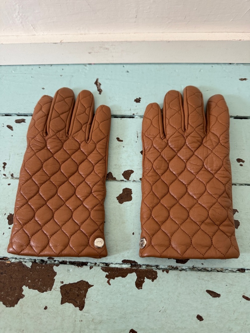 Echo Size M Leather Glove lined with wool